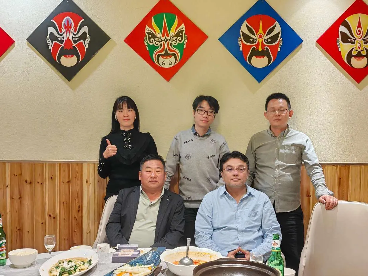 தொழிற்சாலைக்கு நமது இந்திய கூட்டாளிகளை வரவேற்பதில் மிகுந்த மகிழ்ச்சி